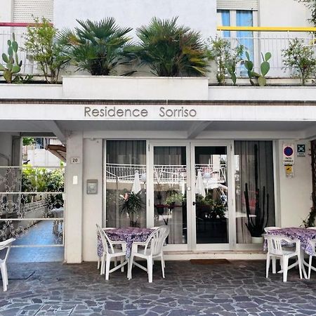 B&B Residence Sorriso Cattolica Esterno foto