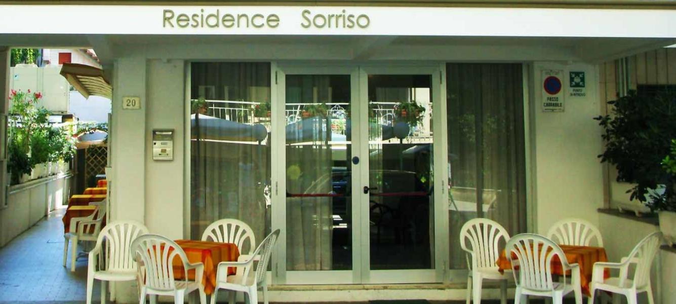 B&B Residence Sorriso Cattolica Esterno foto