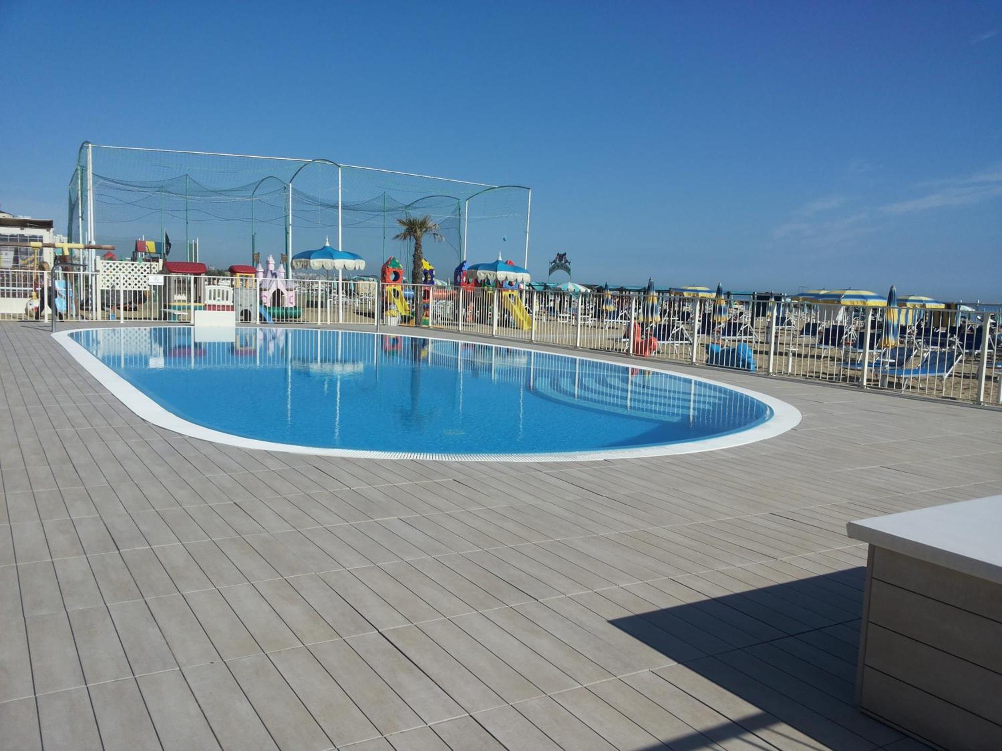 B&B Residence Sorriso Cattolica Esterno foto