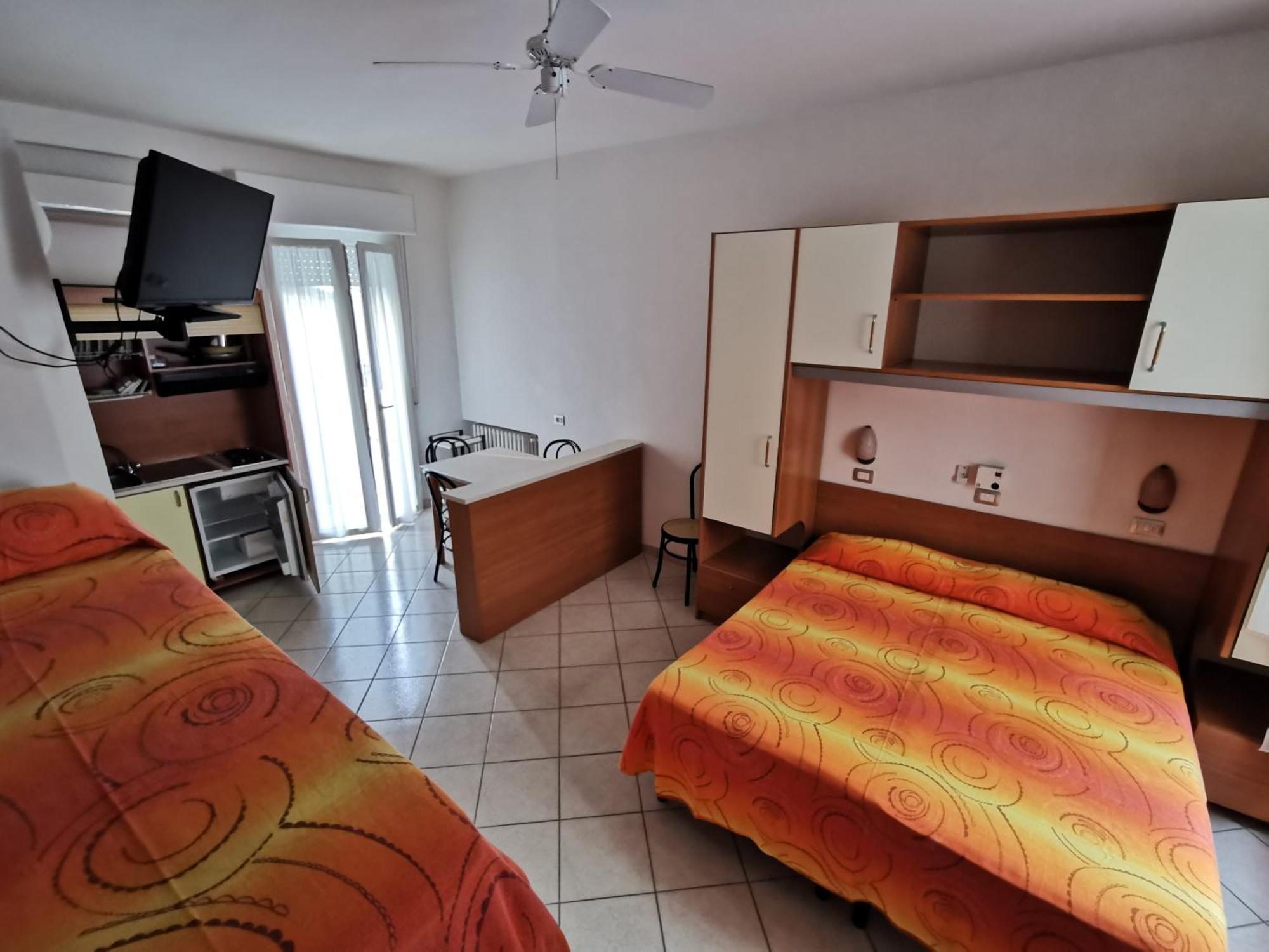 B&B Residence Sorriso Cattolica Esterno foto